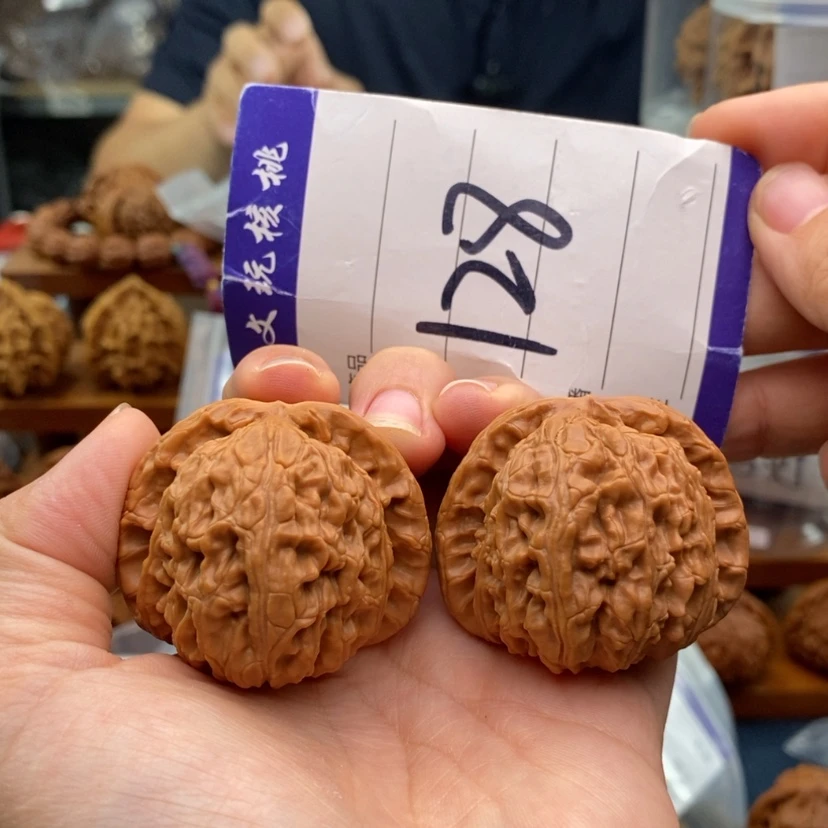 【闪购商品】文玩核桃把件43白狮子