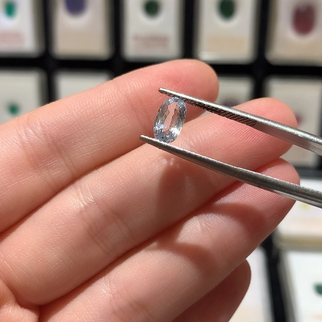 裸石彩色蓝宝石白色蓝宝石1.42ct