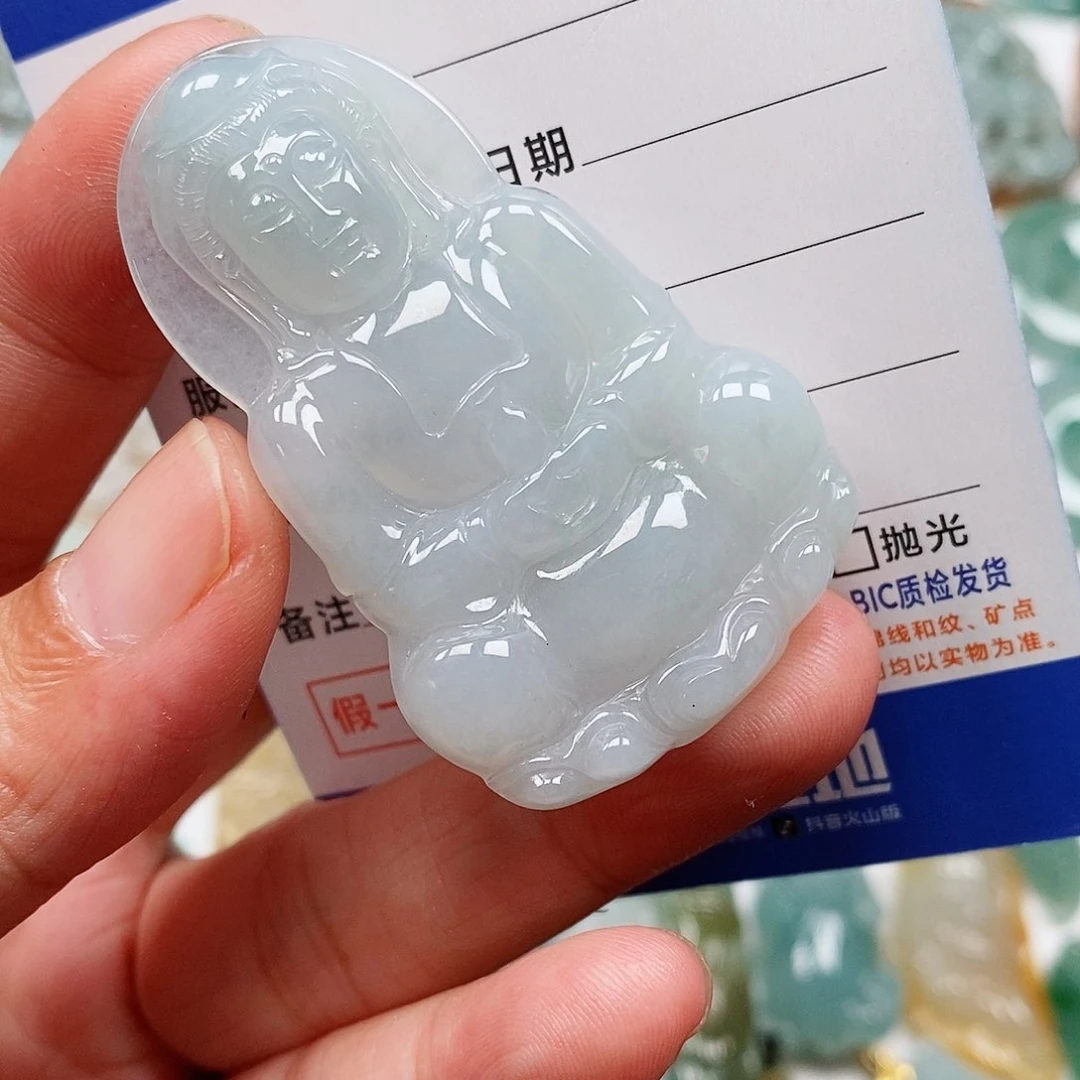 翡翠未镶嵌颈饰观音