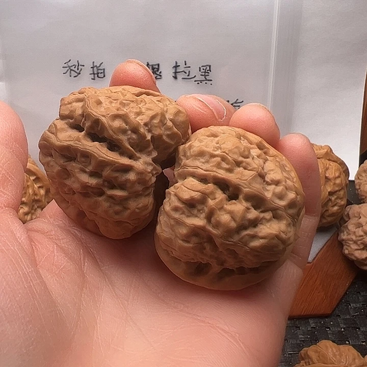 D***a文玩核桃吊坠蛤蟆