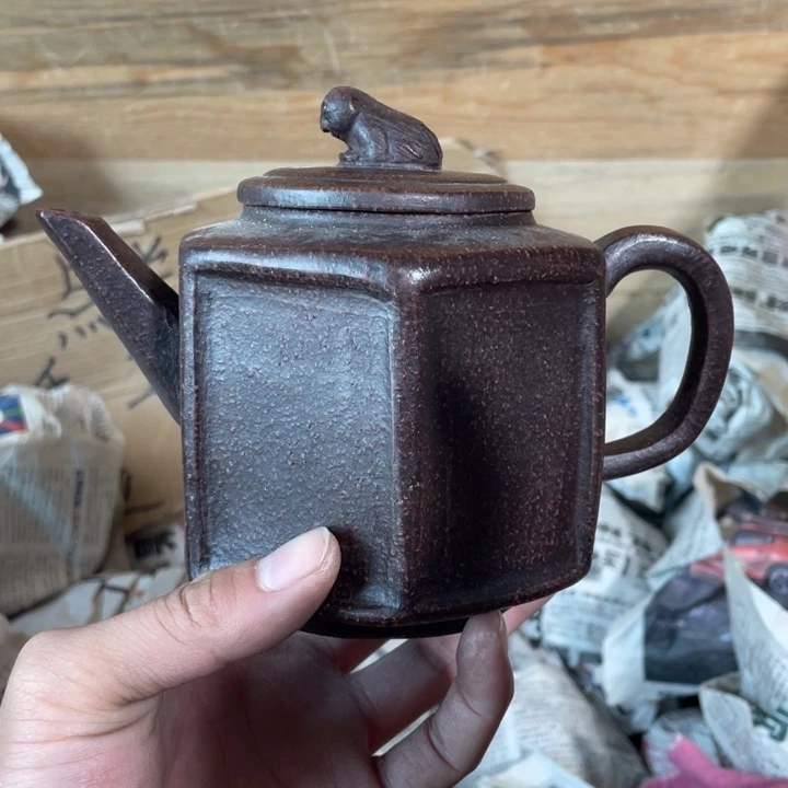 紫砂茶壶老厂紫砂壶一件。