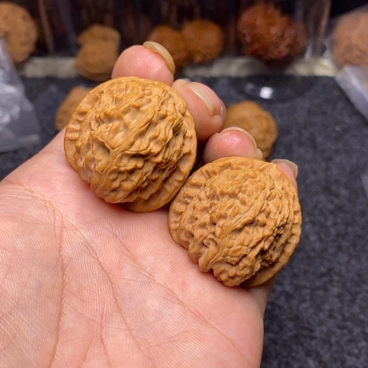 文玩核桃吊坠36全品白狮子