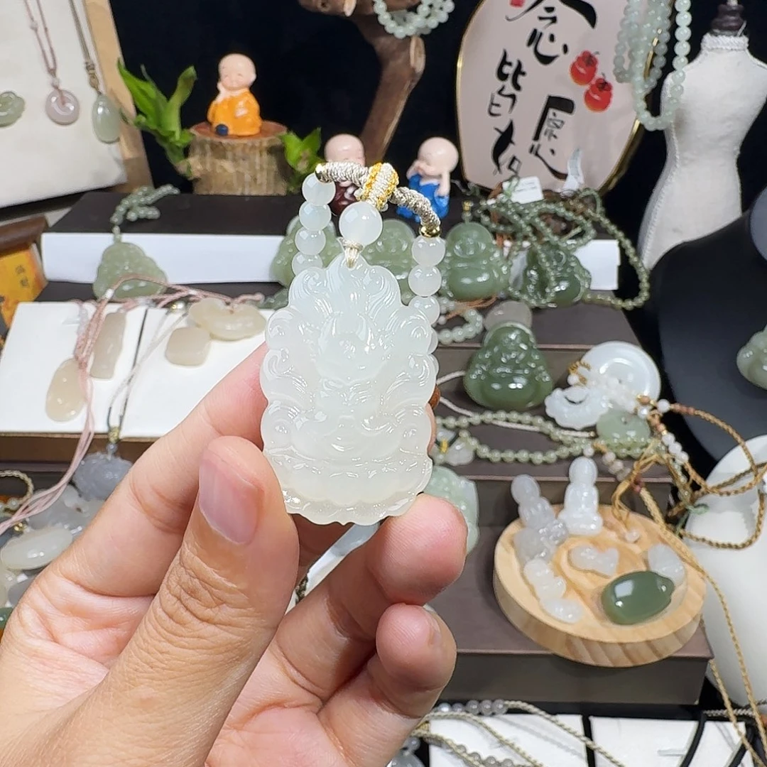 你***好和田玉未镶嵌颈饰