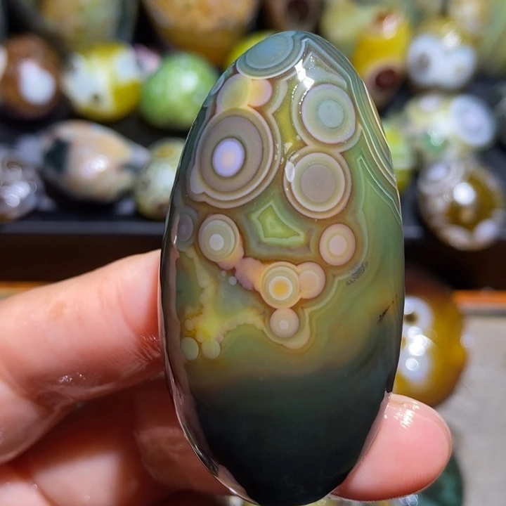 未镶嵌玛瑙/玉髓珠宝半成品90