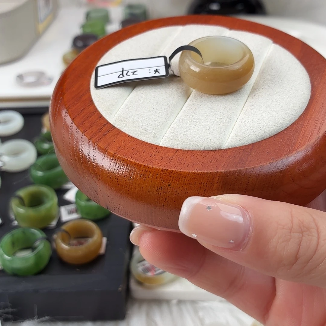 和田玉未镶嵌戒指Q60糖白轮胎内径16.1