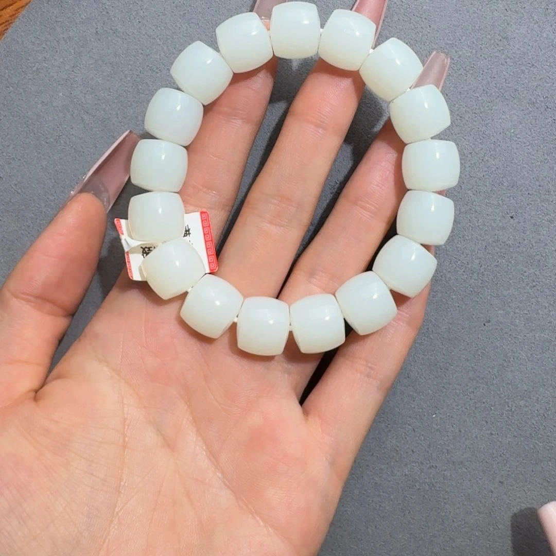 和田玉未镶嵌颈饰W****n