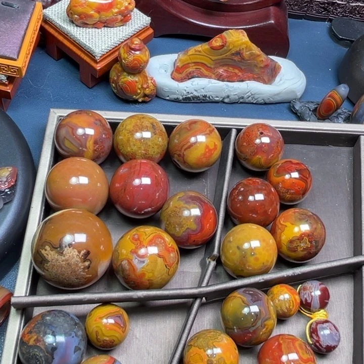 曹***俗玛瑙/玉髓未镶嵌颈饰