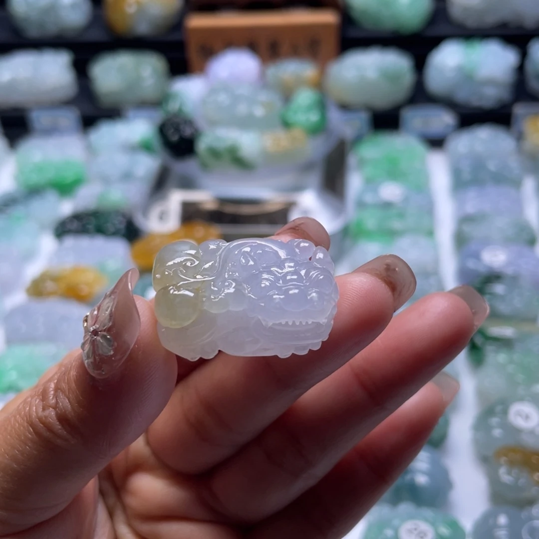 翡翠颈饰未镶嵌貔貅