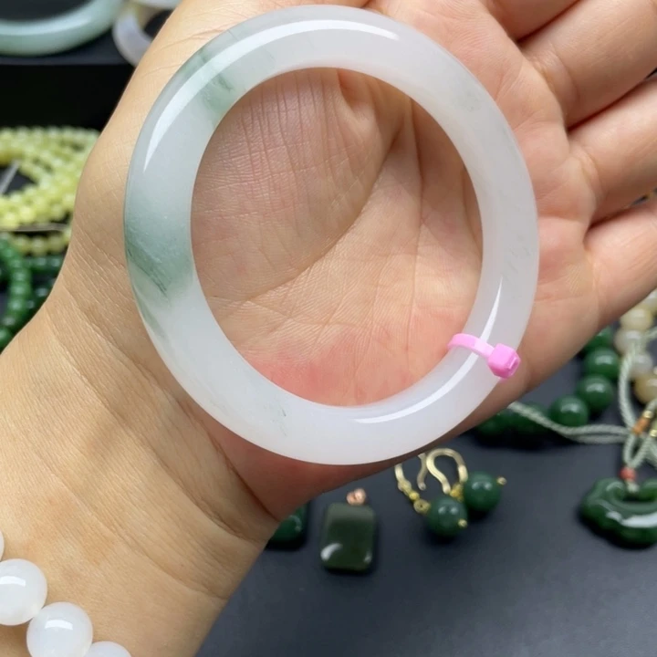 未镶嵌手镯石英质玉