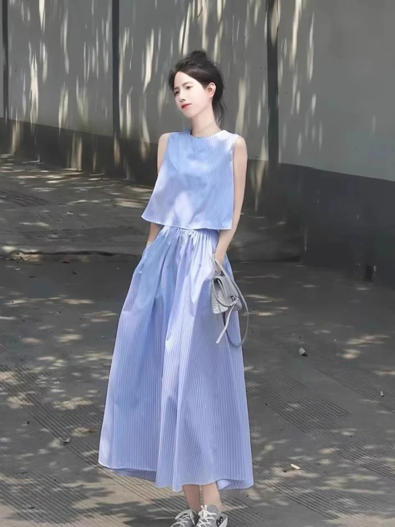 夏季多巴胺穿搭法式轻熟蓝色无袖上衣清新条纹半身裙两件套女