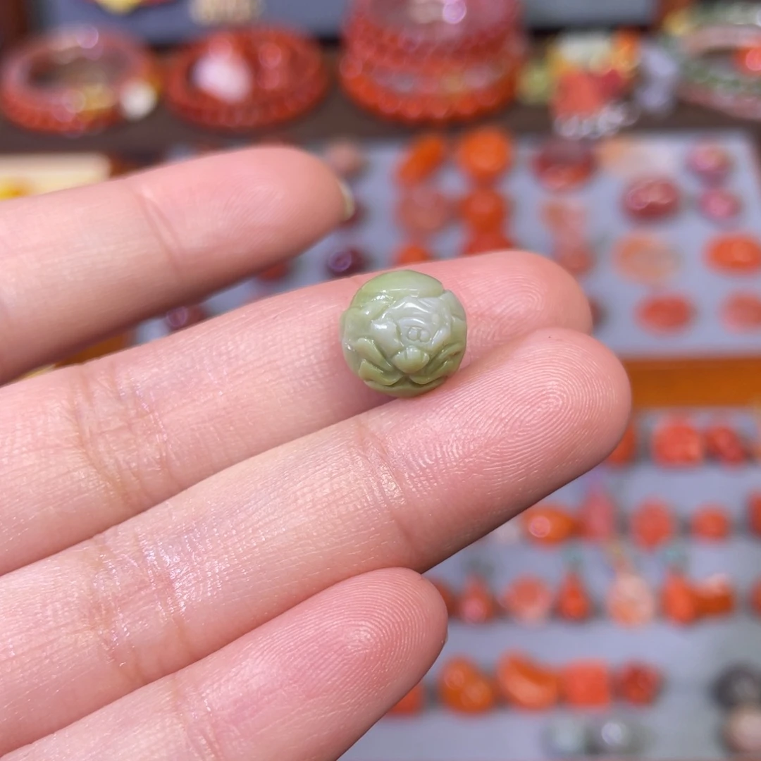玛瑙/玉髓未镶嵌盐源玛瑙凤穿牡丹圆珠卡10.8