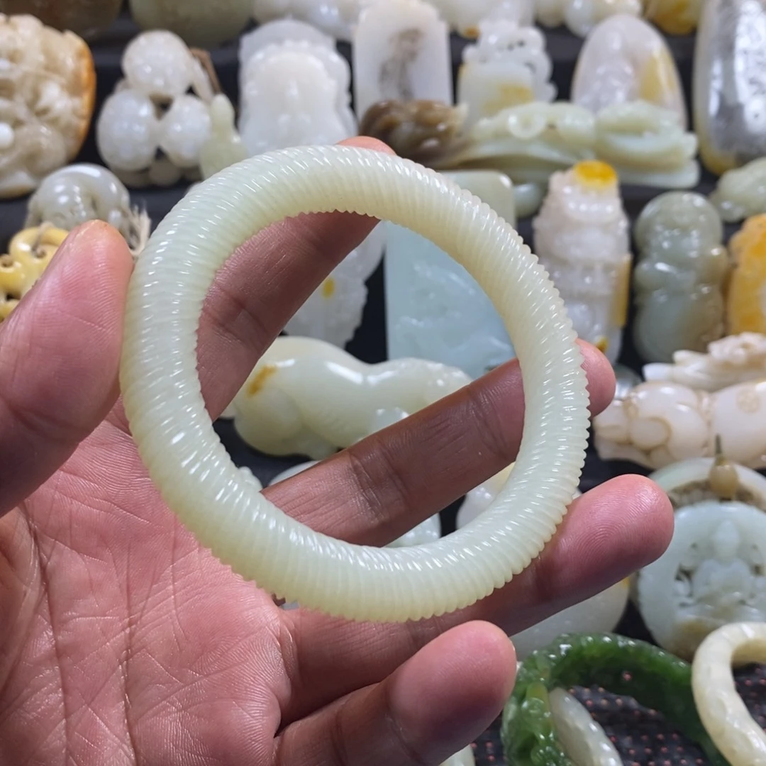 和田玉颈饰未镶嵌