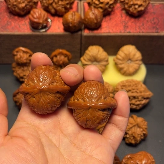 吊坠文玩核桃泥鳅背