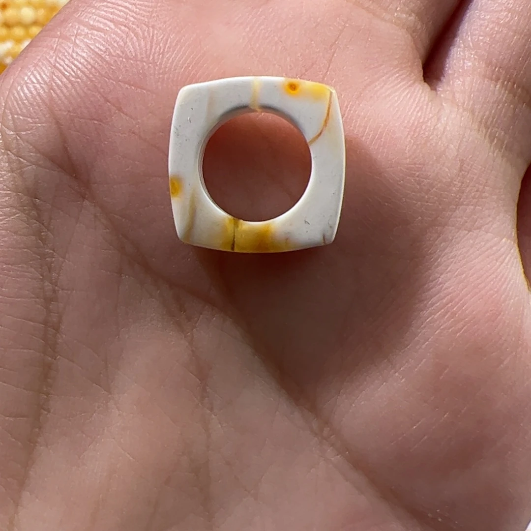 琥珀未镶嵌珠宝奇石瓷白跑环