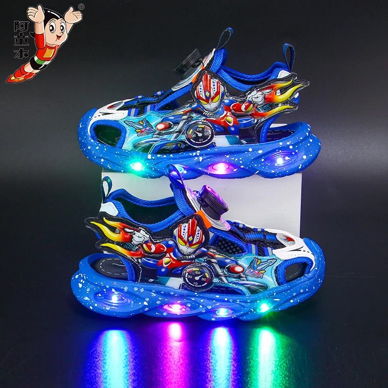 atongmu/阿童木带灯男童包头凉鞋2025夏季新款防踢软底儿童凉鞋子