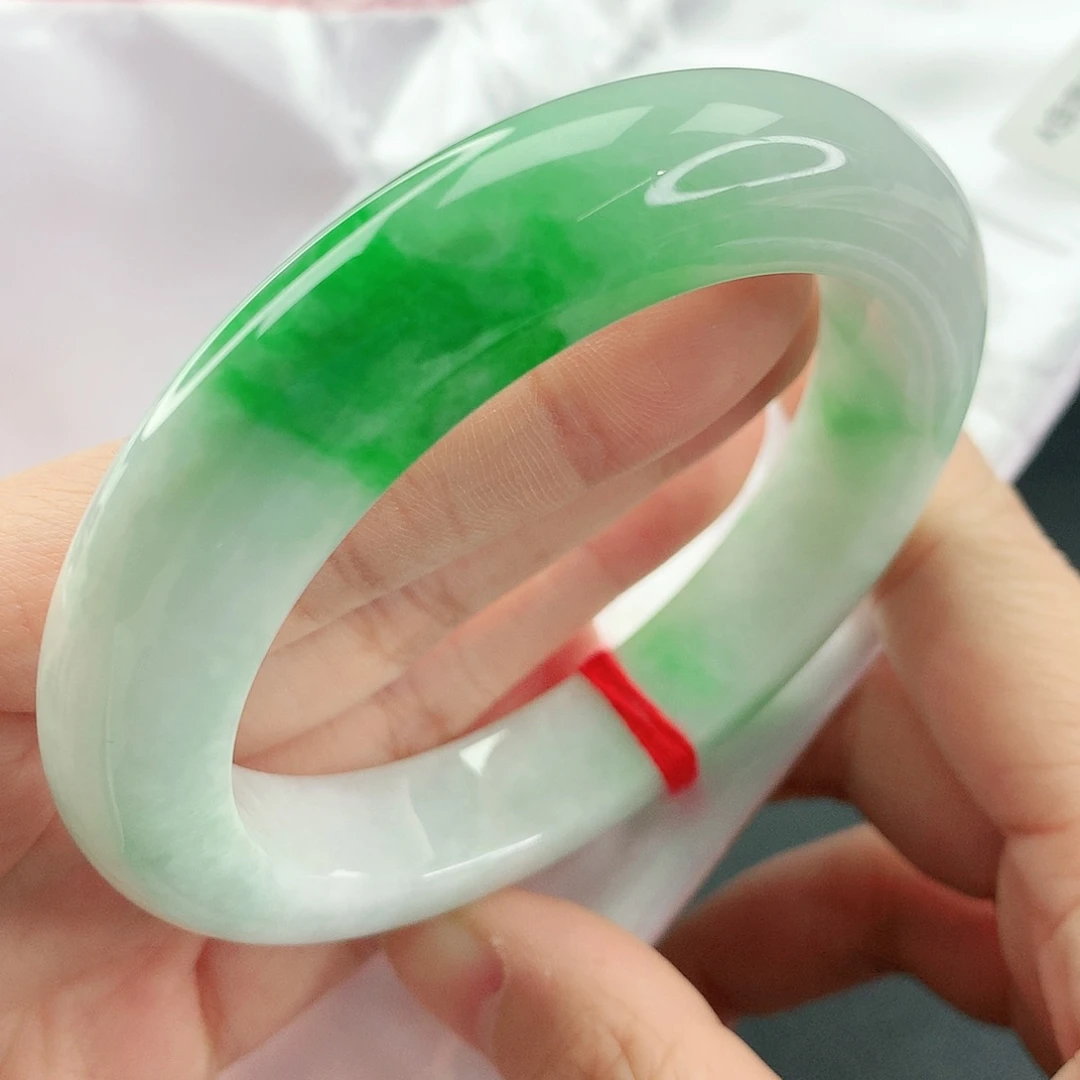 翡翠手镯未镶嵌安*蕾，383