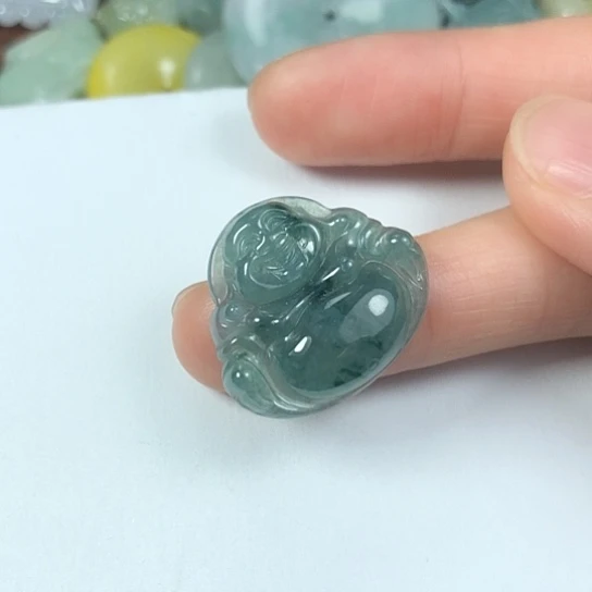 翡翠未镶嵌颈饰缅甸A货，每天下午1点半开播