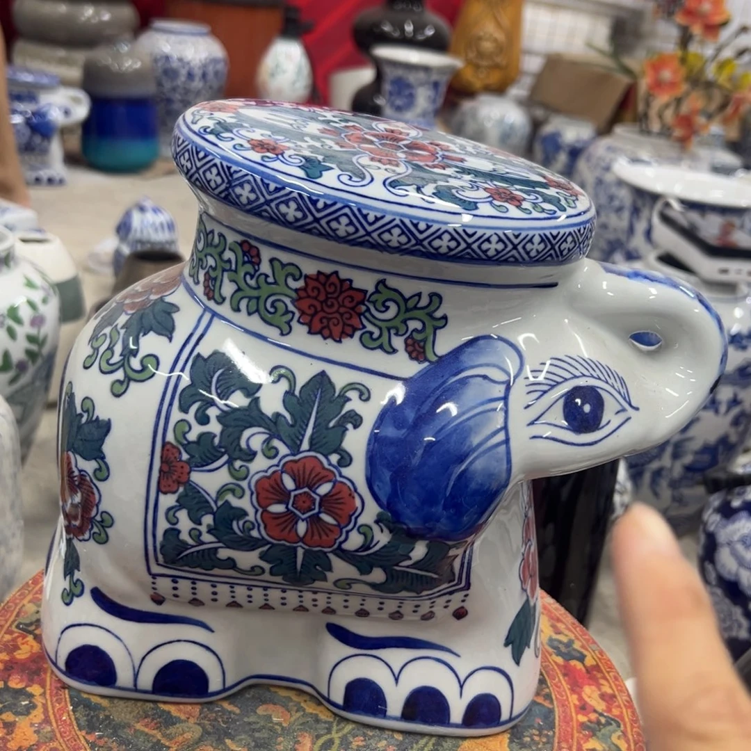 微瑕青花瓷器值得厚爱