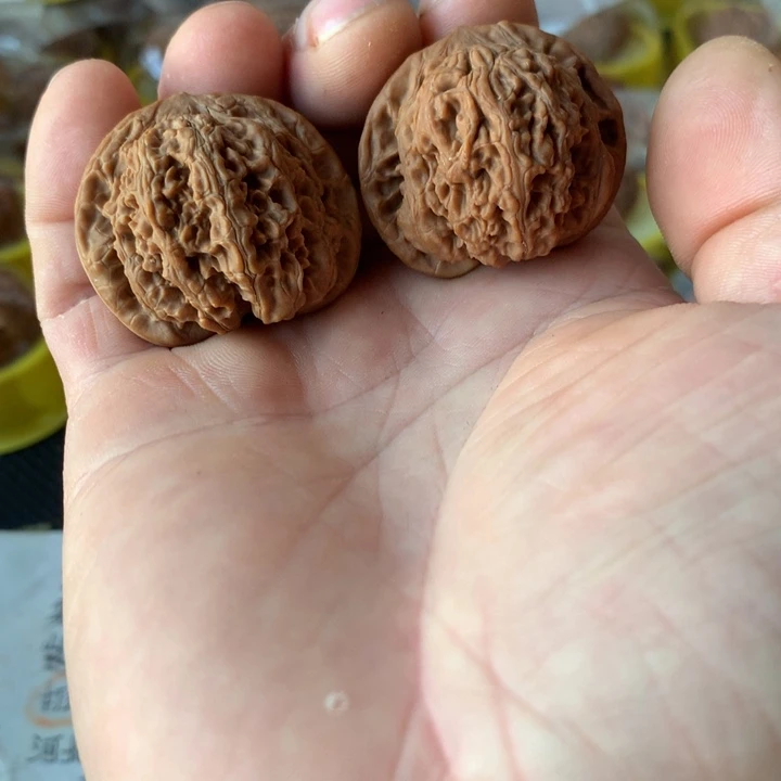 文玩核桃吊坠龙洞欲38