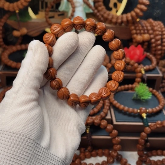 吊坠桃核13玉龙脊手串