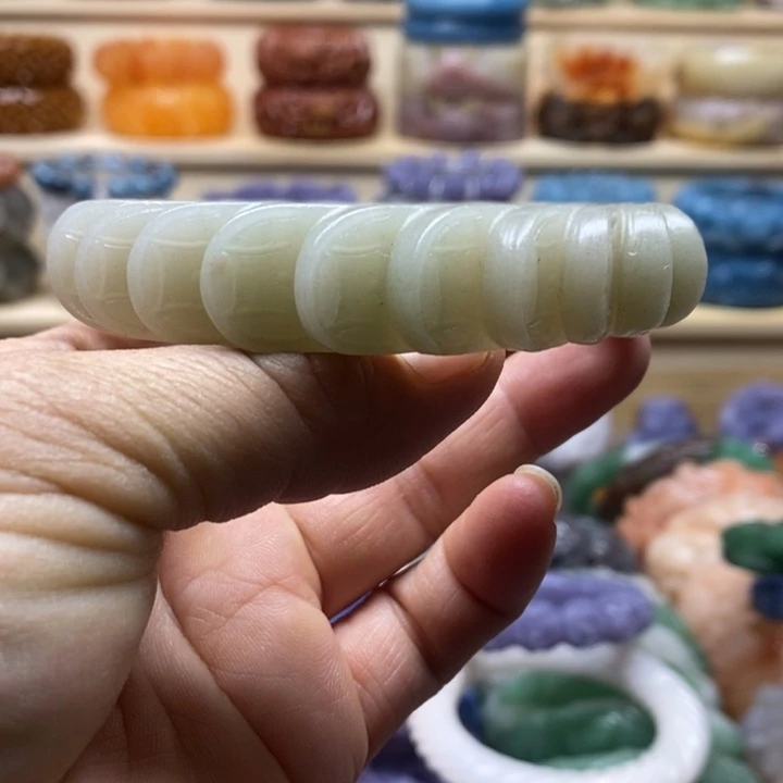 未镶嵌手镯石英质玉