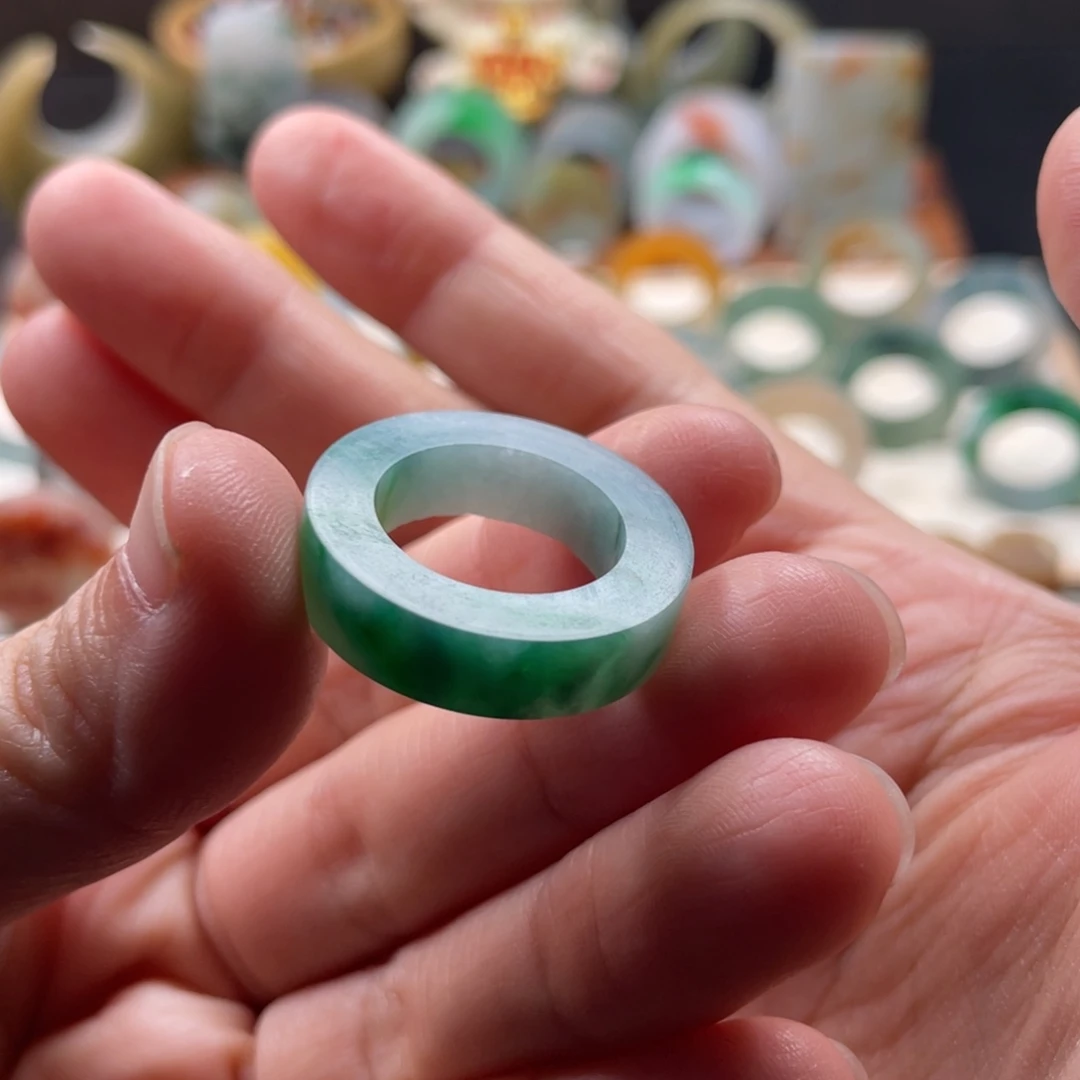 定制翡翠未镶嵌翡翠