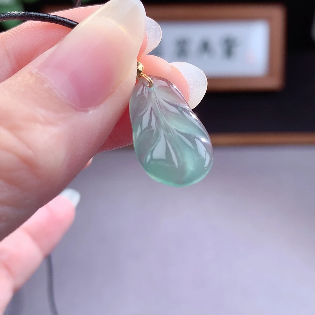 未镶嵌手镯（圆镯）翡翠