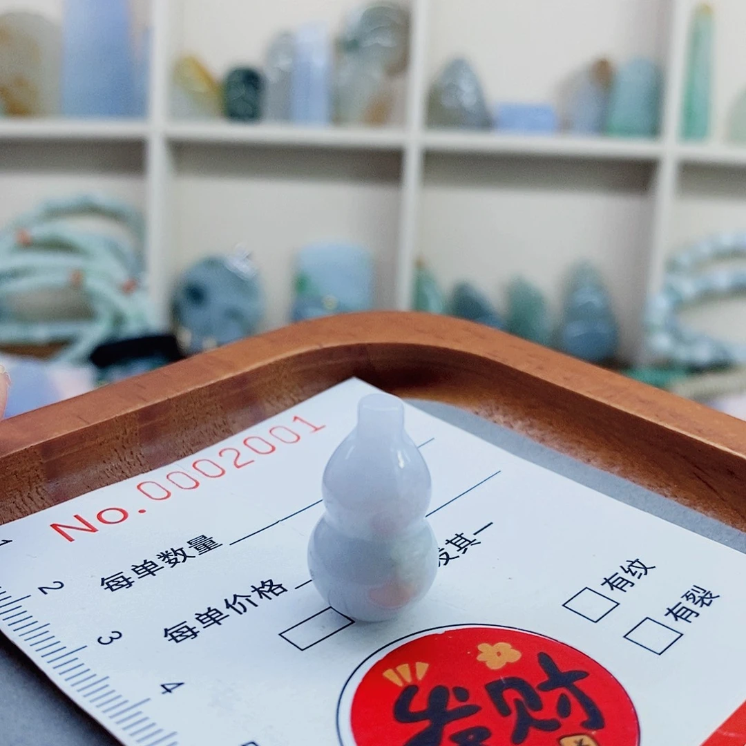 颈饰未镶嵌翡翠天然