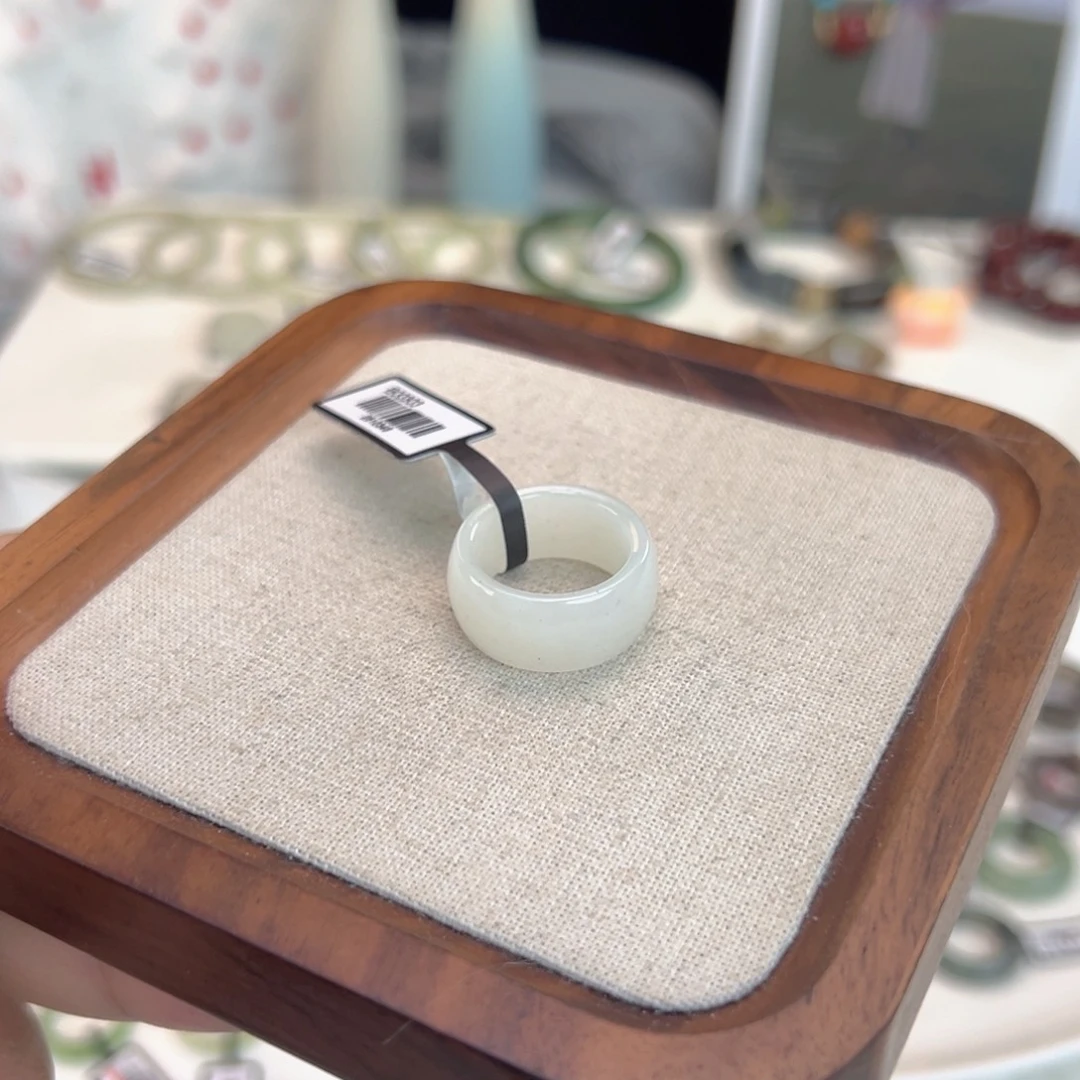 和田玉（糖玉）未镶嵌戒指N58冰白轮胎直径16.7不退换