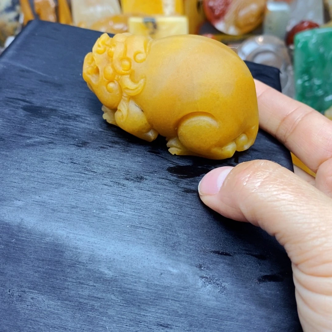 石英质玉（黄龙玉）颈饰未镶嵌