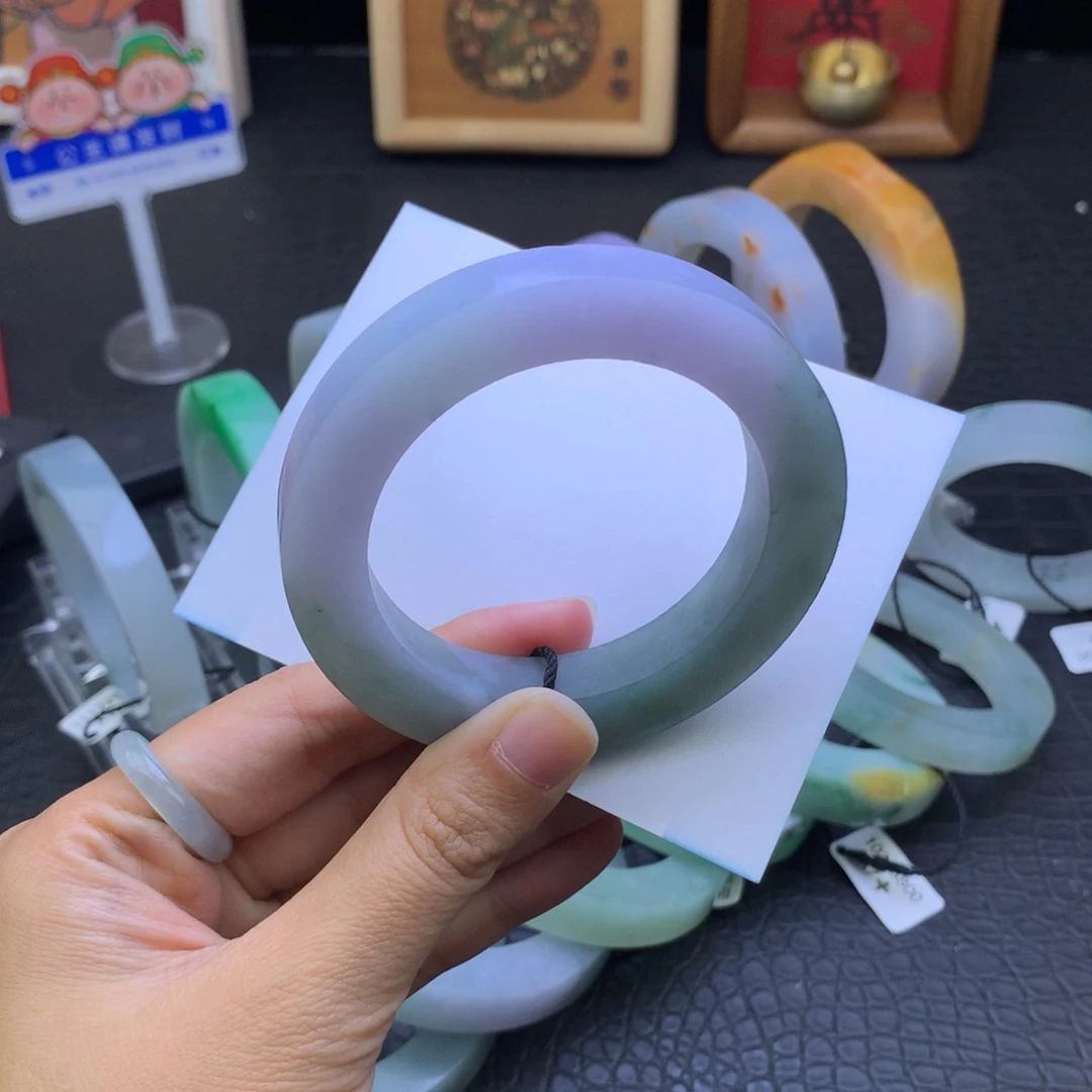 定制翡翠未镶嵌翡翠手镯