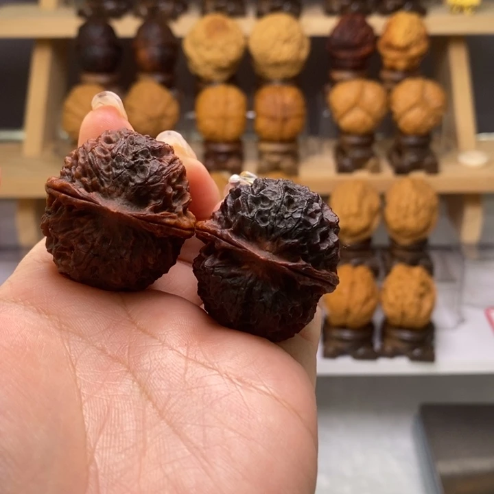 文玩核桃吊坠36七彩绣球Y41