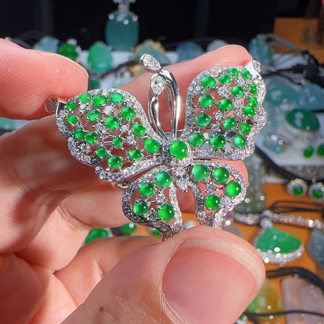 翡翠18K金镶嵌颈饰三用款冰绿蝴蝶