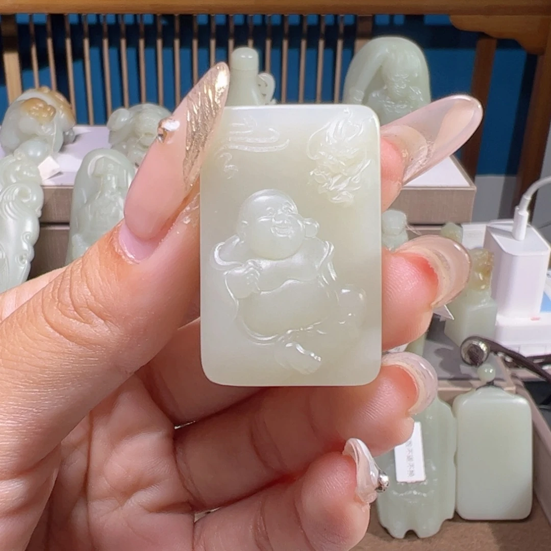 颈饰未镶嵌和田玉（糖玉）