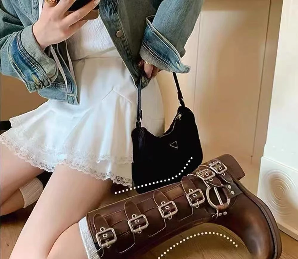 粗扣长筒靴女新款机车其实靴西部牛仔靴