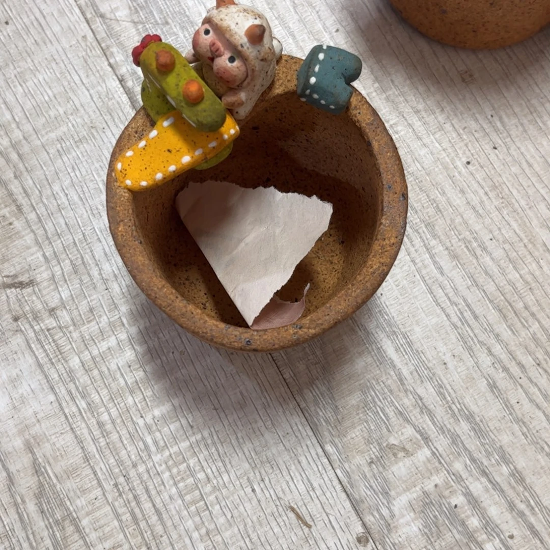 一***头泥塑古镇炻陶花盆