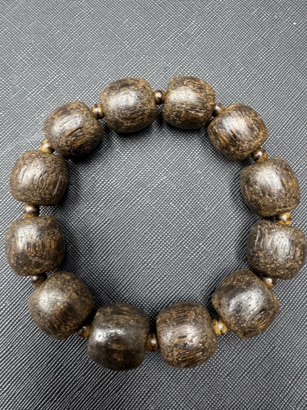 141沉木桶珠手串