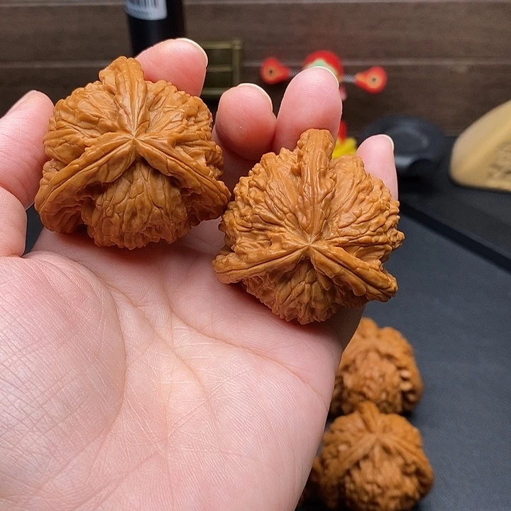 朗***哥文玩核桃把件白奔