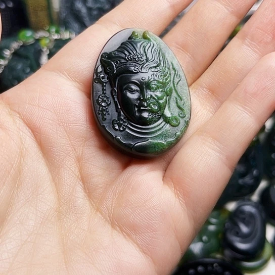 蛇纹石玉未镶嵌颈饰籽*