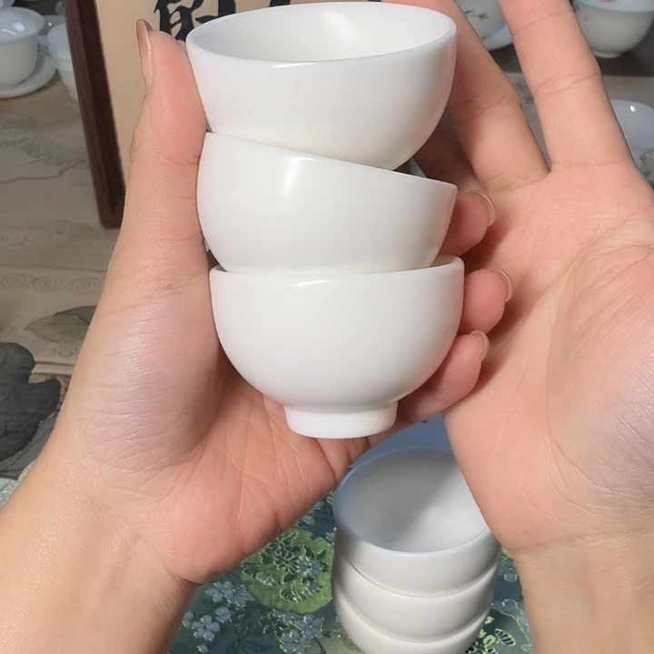 退回专场默认微瑕介意勿拍羊脂玉茶杯三个一组