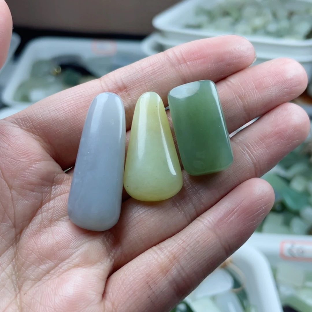 【闪购商品】和田玉颈饰未镶嵌哈*