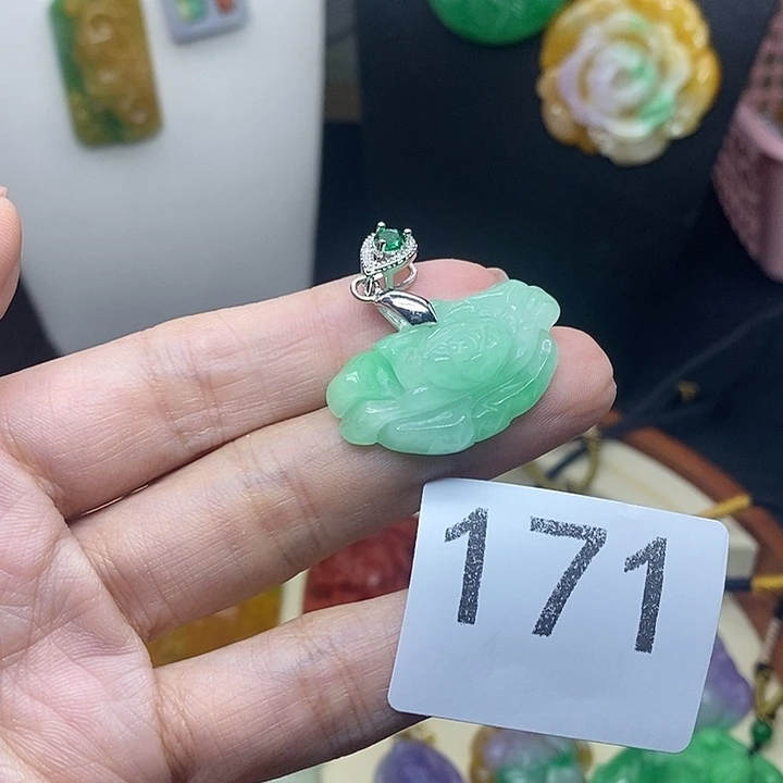 吊坠(赠链)未镶嵌翡翠
