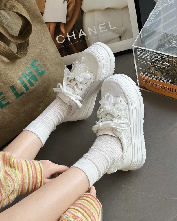 8820【觅境】达思图2025新款白色厚底松糕鞋蕾丝透网百搭小白鞋女夏