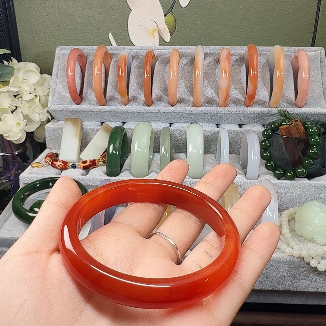 心***荣玛瑙/玉髓未镶嵌手镯