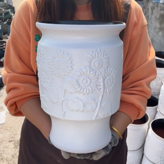 红陶口20高31瑕疵