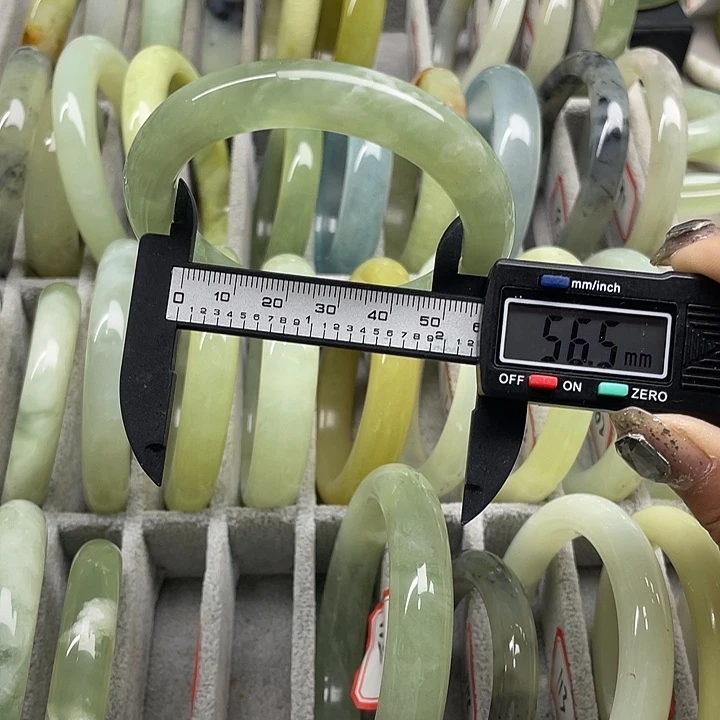 蛇纹石玉未镶嵌手镯116