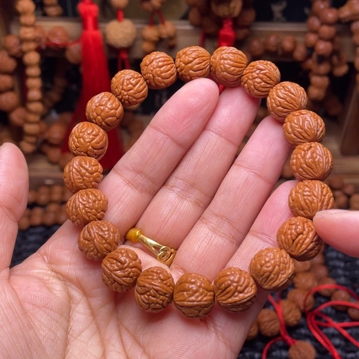 木质类龙纹桃枭挂件