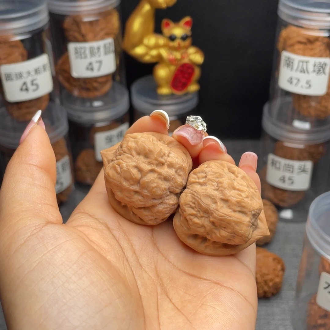 文玩核桃把件不****。古蟾