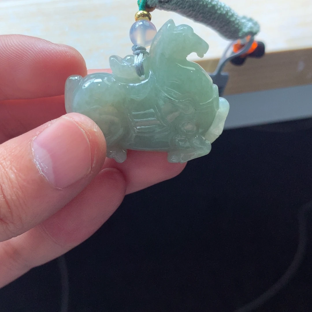 翡翠颈饰未镶嵌吊坠