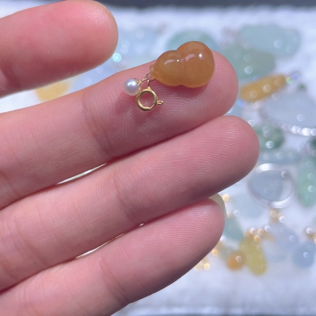 翡翠18K金镶嵌颈饰翡翠